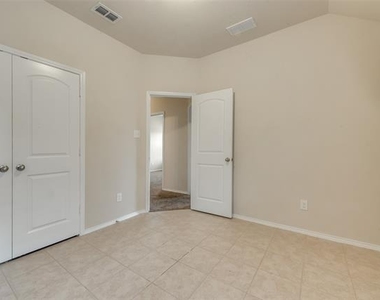 4721 Lazy Oaks Street - Photo Thumbnail 20