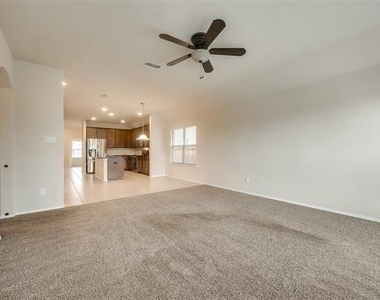 4721 Lazy Oaks Street - Photo Thumbnail 12