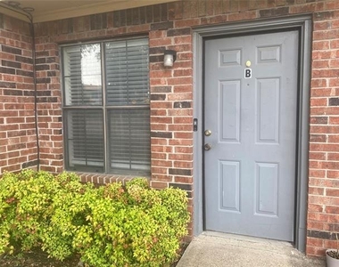 2826 Wimbledon Court - Photo Thumbnail 1