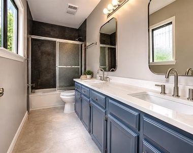 104 Summit Cove - Photo Thumbnail 11