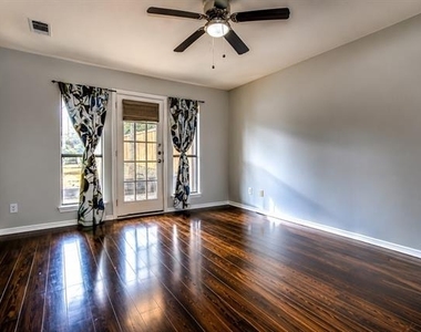 104 Summit Cove - Photo Thumbnail 6