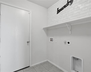 2207 Heaton Street - Photo Thumbnail 9