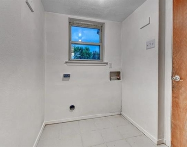 1619 Marquette Drive - Photo Thumbnail 28