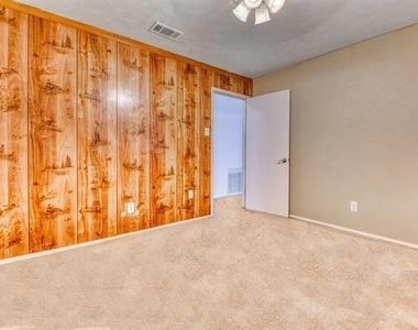 1619 Marquette Drive - Photo Thumbnail 18