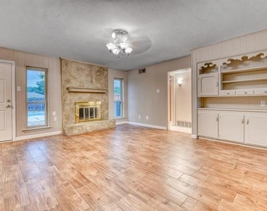 1619 Marquette Drive - Photo Thumbnail 8