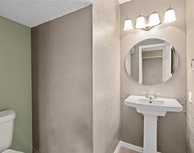 4327 Madera Road - Photo Thumbnail 8