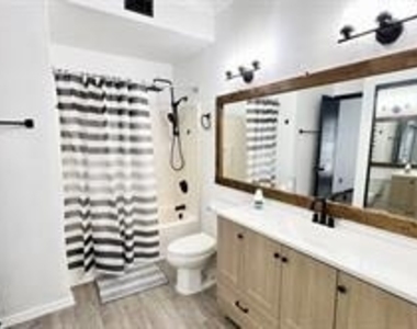 1700 Amelia Court - Photo Thumbnail 8