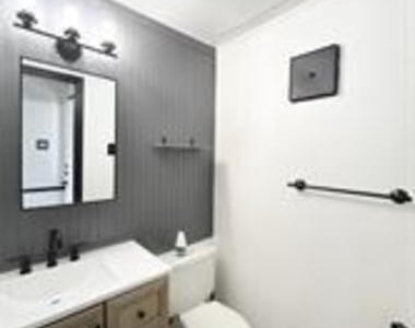 1700 Amelia Court - Photo Thumbnail 10