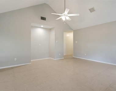 1712 E Peters Colony Road - Photo Thumbnail 12
