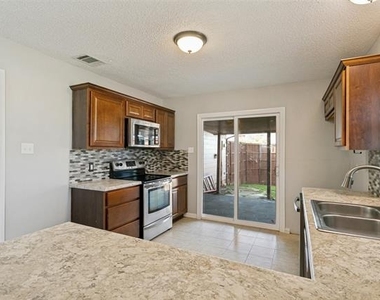 1712 E Peters Colony Road - Photo Thumbnail 6