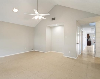 1712 E Peters Colony Road - Photo Thumbnail 13