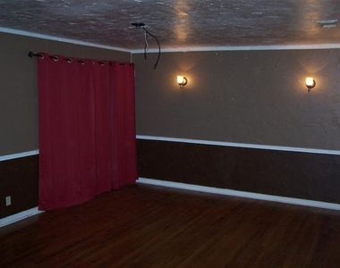 802 N Powell Parkway - Photo Thumbnail 6