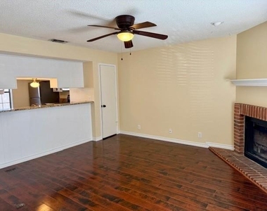 716 W Mulberry Street - Photo Thumbnail 13