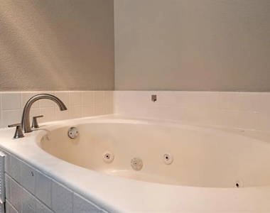 2808 High Pointe Boulevard - Photo Thumbnail 34