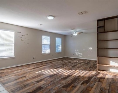2808 High Pointe Boulevard - Photo Thumbnail 13