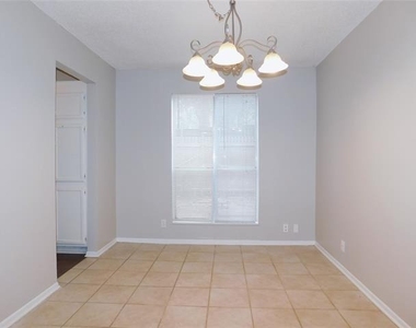 1915 Kingswood Court - Photo Thumbnail 6