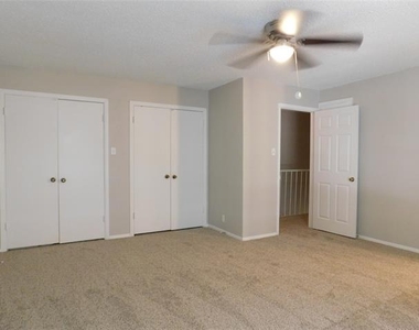 1915 Kingswood Court - Photo Thumbnail 13