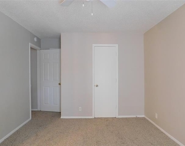 1915 Kingswood Court - Photo Thumbnail 18