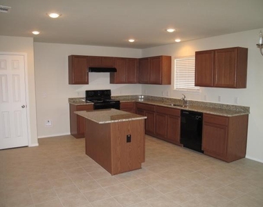 1609 Lone Pine Drive - Photo Thumbnail 9