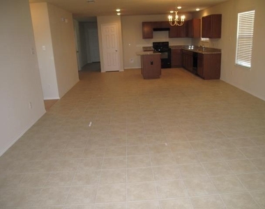 1609 Lone Pine Drive - Photo Thumbnail 11