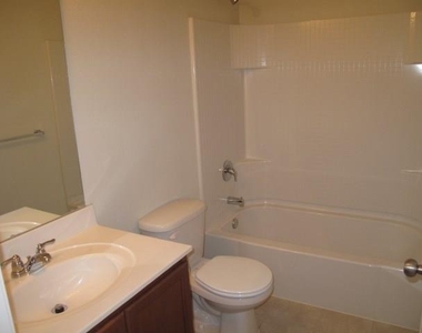1609 Lone Pine Drive - Photo Thumbnail 3