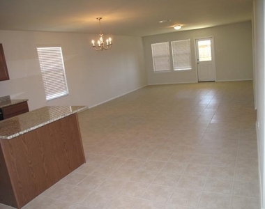 1609 Lone Pine Drive - Photo Thumbnail 7