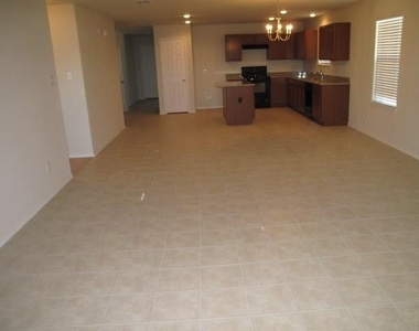 1609 Lone Pine Drive - Photo Thumbnail 4