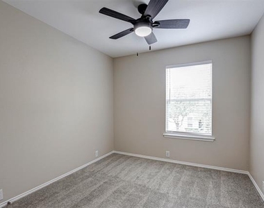 10724 Astor Drive - Photo Thumbnail 24