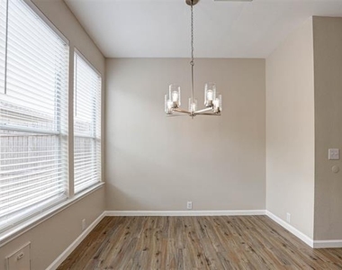 10724 Astor Drive - Photo Thumbnail 13