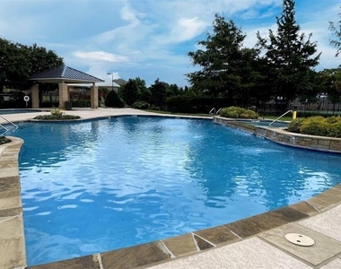 10724 Astor Drive - Photo Thumbnail 29