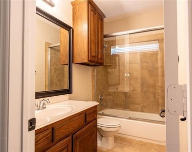 1609 Clearwater Drive - Photo Thumbnail 3