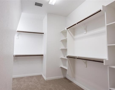 1609 Clearwater Drive - Photo Thumbnail 11