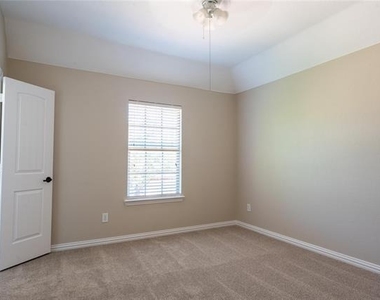 1609 Clearwater Drive - Photo Thumbnail 15