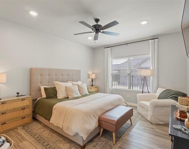 616 Charlotte Lane - Photo Thumbnail 13