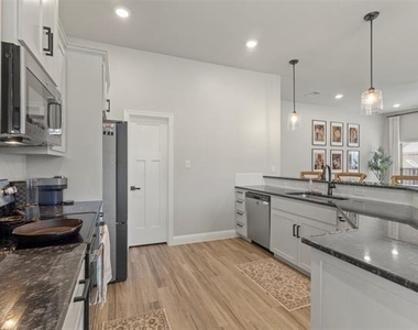 616 Charlotte Lane - Photo Thumbnail 11