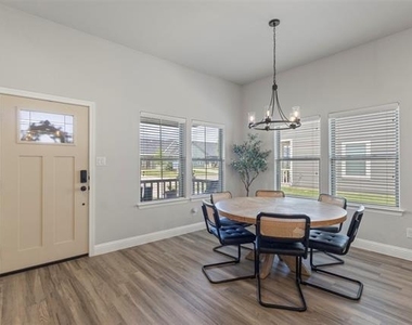 616 Charlotte Lane - Photo Thumbnail 4