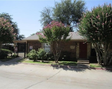 5700 Cedar Creek Drive - Photo Thumbnail 7