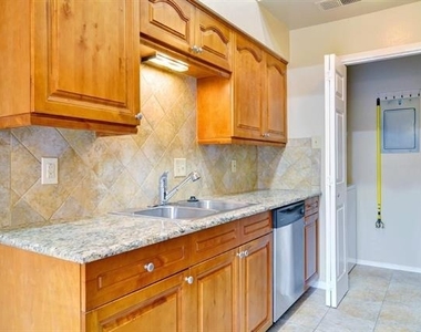 5700 Cedar Creek Drive - Photo Thumbnail 5