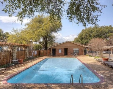 5700 Cedar Creek Drive - Photo Thumbnail 6