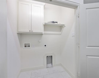 4683 Rhett Lane - Photo Thumbnail 10