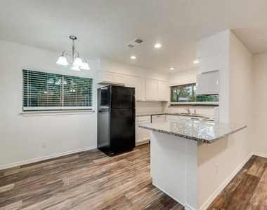 901 Hudson Drive - Photo Thumbnail 8