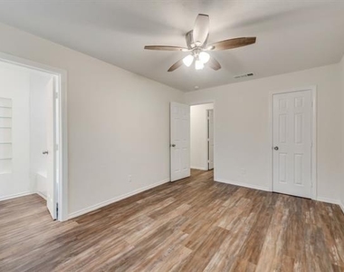 901 Hudson Drive - Photo Thumbnail 11
