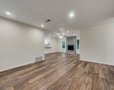 901 Hudson Drive - Photo Thumbnail 5