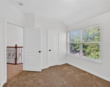 509 Heath Lane - Photo Thumbnail 10