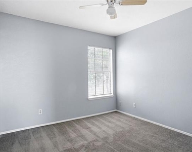 9548 Jennie Lee Lane - Photo Thumbnail 11