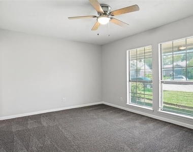 9548 Jennie Lee Lane - Photo Thumbnail 5