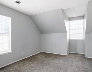 9548 Jennie Lee Lane - Photo Thumbnail 12
