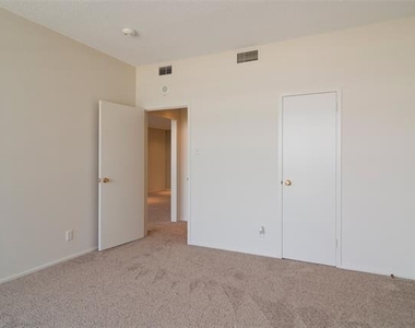 6335 W Northwest Highway - Photo Thumbnail 14