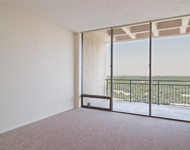 6335 W Northwest Highway - Photo Thumbnail 15