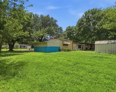 902 W Bridge Street - Photo Thumbnail 27